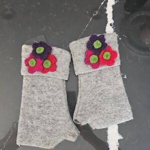 Gray Fingerless Gloves with Floral Accents